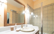 Phòng tắm bên trong 2 Villa Heliana Enchanting Seaviews