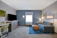 Common Space Home2 Suites by Hilton Dayton South