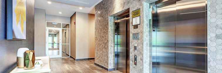 ล็อบบี้ Home2 Suites by Hilton Toronto Brampton