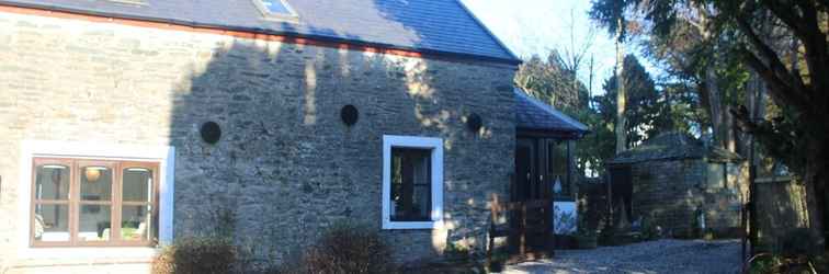 Exterior Yewtree Cottage -the Art House