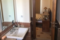 In-room Bathroom Marassi North Coast Catania C7 Chalet 3b