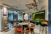 Quầy bar, cafe và phòng lounge Indie Stays - Hostel