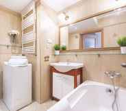 Phòng tắm bên trong 4 Vacation Club - Bryza Apartments
