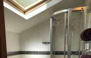 In-room Bathroom 7 Immaculate 1-bed Apartment Cornwall With hot tub