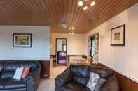 Ruang untuk Umum Conifer Lodge 25 With Hot Tub, Newton Stewart