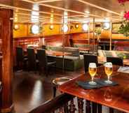 Bar, Cafe and Lounge 2 Segelschiff Loth Lorien