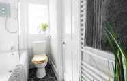 Toilet Kamar 6 Central Stamford Townhouse