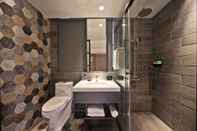 In-room Bathroom Micro Hotel