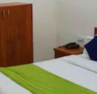 Bedroom 2 Hotel Gold Leaf Ahmedabad