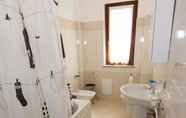 Toilet Kamar 7 Casa Grongo