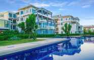 สระว่ายน้ำ 4 Oceanfront Condominiums Nilaveli