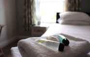 Kamar Tidur 5 The White Horse Hotel