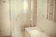 Phòng tắm bên trong Le Casette Nel Rione