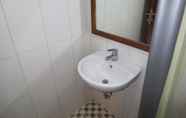 Toilet Kamar 2 Putri Homestay