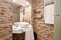 In-room Bathroom Behap Madrid Puerta del Sol