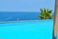Swimming Pool Villa Blue Ocean by Amy Villa