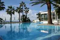 Swimming Pool Hotel Caravelle