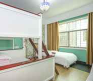 Bedroom 2 AiShang Hostel