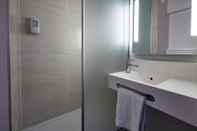 In-room Bathroom B&B Hotel Montargis