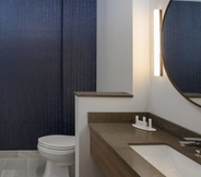 In-room Bathroom 4 Fairfield Inn & Suites by Marriott South Kingstown Newport Area