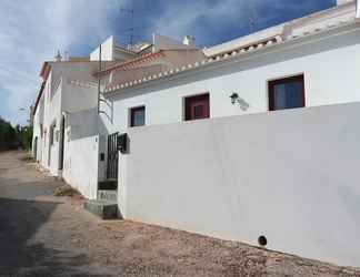 Bangunan 2 C14 - Casa Da Luz by DreamAlgarve