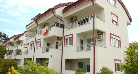 外觀 2 Monna Roza Family Suit