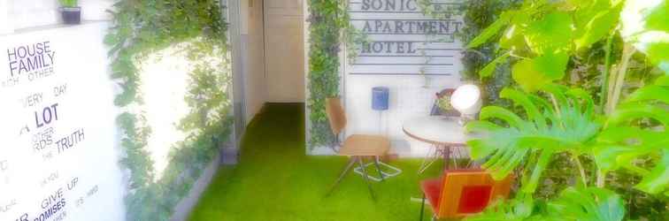 Lobi SONIC Apartment Hotel