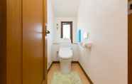 Toilet Kamar 2 Plus 9 Station Inn