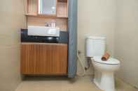 Toilet Kamar 3BR with Sofa bed at Gateway Pasteur Apartment