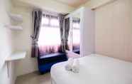 Kamar Tidur 3 Comfort 2BR with Pool View Green Pramuka City Apartment