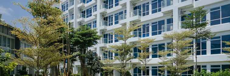 Exterior Modern City View Studio Apartment at Puri Mansion