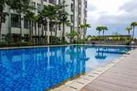 สระว่ายน้ำ New Furnished 1BR Saveria Apartment near BSD City