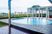 Swimming Pool Spacious Studio Apartment The Mansion At Kemang