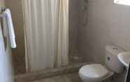 Toilet Kamar 4 Lasa Residence