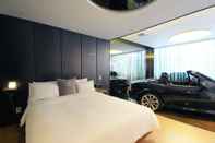 Bedroom H Drive Hotel