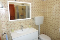 In-room Bathroom VersoSud - Appartamento Lungomare 50