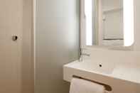 Toilet Kamar B&B Hotel Cergy Saint Christophe