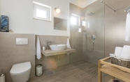 In-room Bathroom 3 Luxury Villa Stella near Split