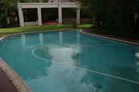 Swimming Pool Four Seasons Lehae Guest House