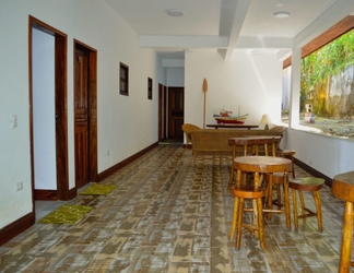 Sảnh chờ 2 Deck da Villa Pousada