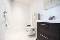 Toilet Kamar Apartment V13