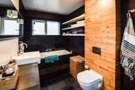 Toilet Kamar Apartment G22