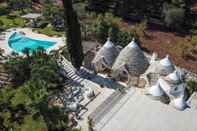 Swimming Pool Trulli di Bouganville