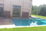Swimming Pool Apple Villa 33
