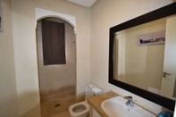 Toilet Kamar Apple Villa De Luxe 5