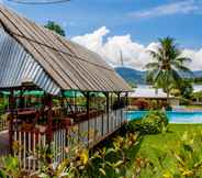 Swimming Pool 3 Bungalows HyE