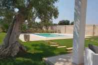 Swimming Pool Villa Patrizia