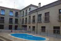 Swimming Pool Apartamento Puente Romano Portal 4 1-b