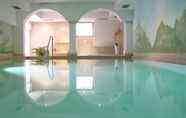 Swimming Pool 6 Hotel Bergland