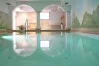 Swimming Pool Hotel Bergland